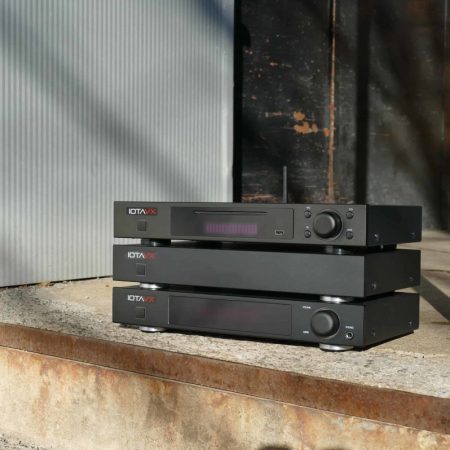 IOTA VX Stereo Power Amplifiers